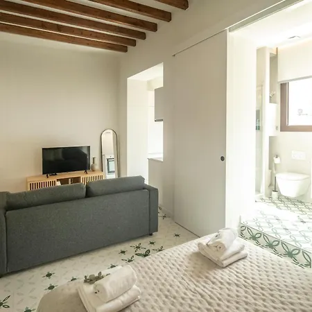 Luxe Lofts アパート *