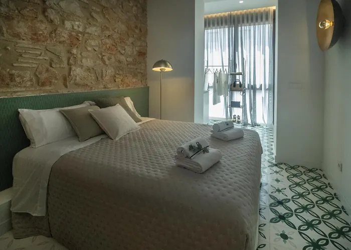 Luxe Lofts * دينايا